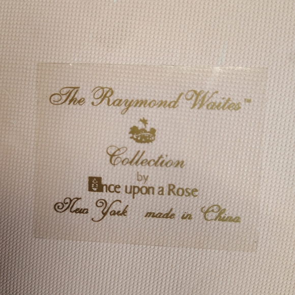 Vintage RARE The Raymond Waits Once Upon A Rose satin covered  hat box set main image 9